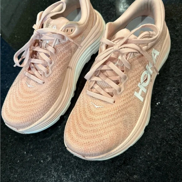 Hoka Women's Gaviota 5 size 7.5 with low mileage - Picture 4 of 10